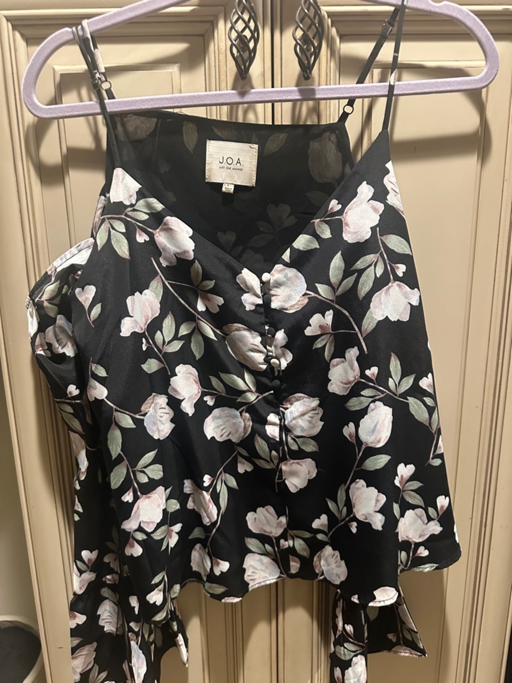 J.O.A. Black Floral V-Neck Button-Front cold shoulder blouse
